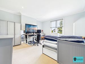 Bedroom- click for photo gallery